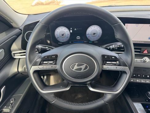 Used 2024 Hyundai Elantra Limited FWD image 12