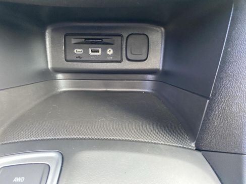 Certified 2019 Chevrolet Equinox LT w/ Sun & Navigation Package AWD/4WD image 25