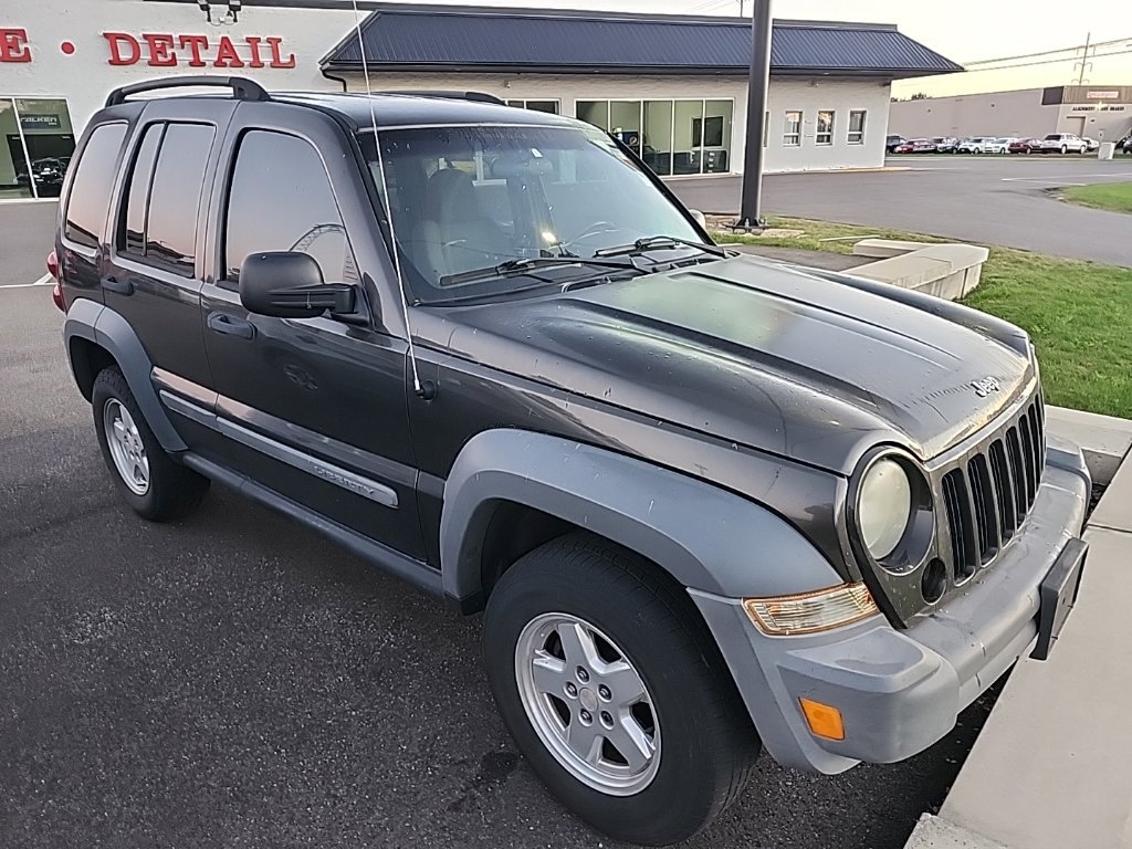 Used 2005 Jeep Liberty Sport AWD/4WD image 5