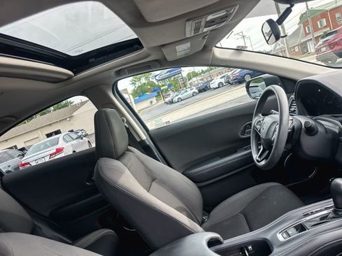 Used 2021 Honda HR-V EX image 24