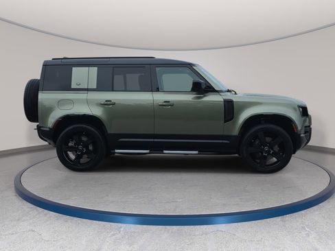 Certified 2024 Land Rover Defender 110 X-Dynamic SE AWD/4WD image 4