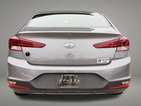Used 2019 Hyundai Elantra SE w/ Cargo Package FWD image 4