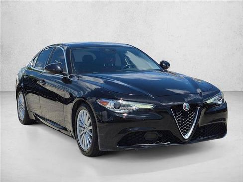 Used 2021 Alfa Romeo Giulia Sprint w/ Active Assist 1 Package RWD image 3