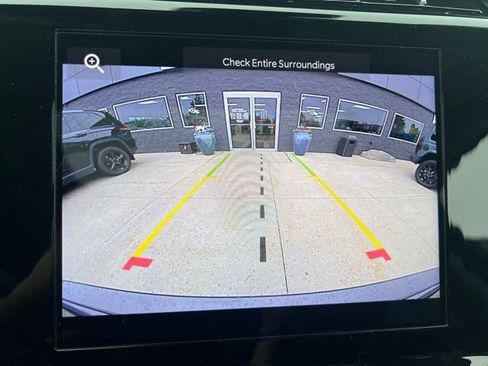 Certified 2023 Jeep Grand Cherokee Laredo w/ Luxury Tech Group I AWD/4WD image 28