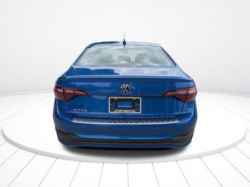 Used 2024 Volkswagen Jetta Sport FWD image 5
