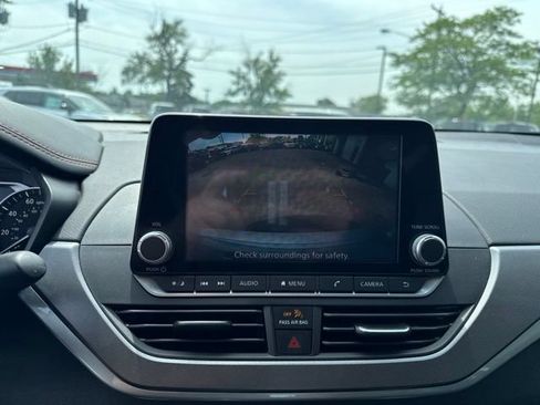Used 2023 Nissan Altima 2.5 SR FWD image 15