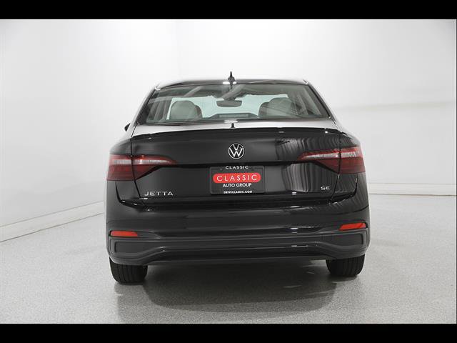 Certified 2023 Volkswagen Jetta SE FWD image 18