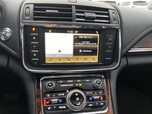 Used 2018 Lincoln Continental Reserve w/ Continental Climate Package image 34