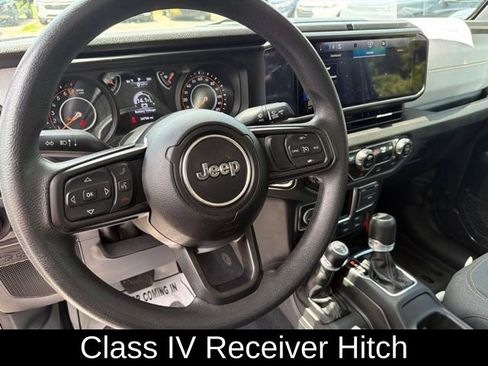 Used 2024 Jeep Gladiator Sport AWD/4WD image 22