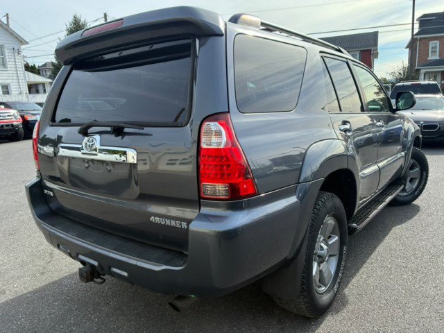 Used 2007 Toyota 4Runner SR5 AWD/4WD image 8