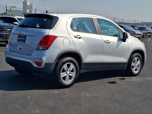 Used 2019 Chevrolet Trax LS FWD image 6