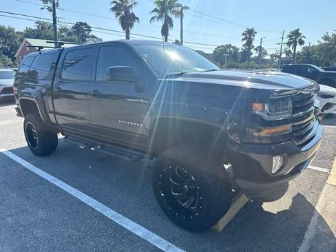 Used 2017 Chevrolet Silverado 1500 LT w/ All Star Edition AWD/4WD image 4