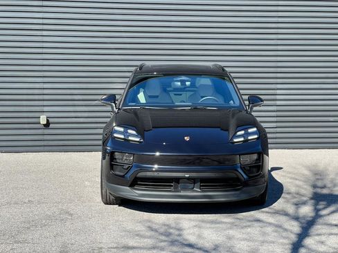 Certified 2024 Porsche Macan 4 Electric image 9