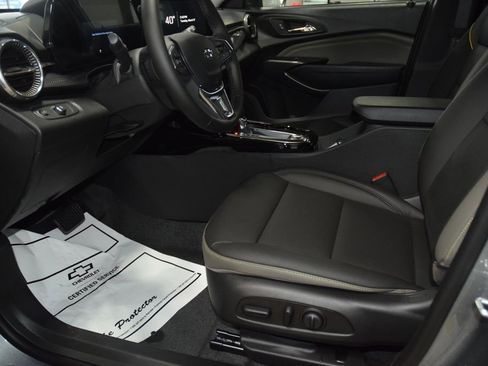 New 2026 Chevrolet Trax ACTIV w/ Sunroof Package FWD image 38