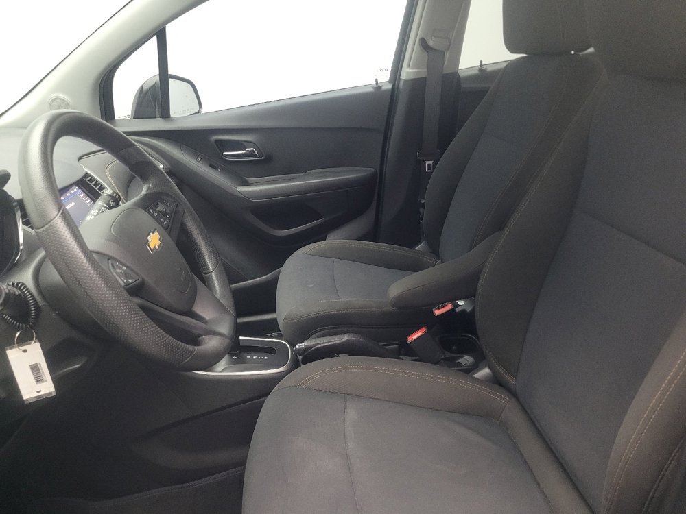 Used 2020 Chevrolet Trax LS w/ Tint and Cruise Package FWD image 17