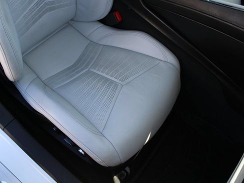 Used 2021 Chevrolet Corvette Stingray Premium Conv w/ Z51 Performance Package RWD image 14