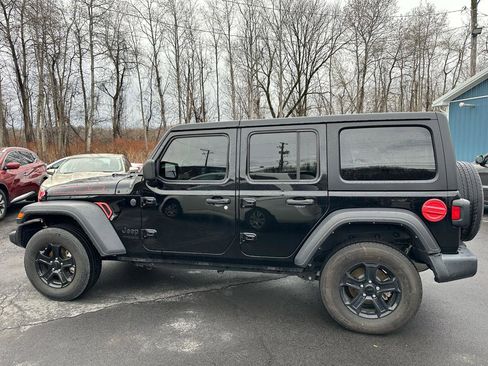 Used 2022 Jeep Wrangler Unlimited Sport image 8