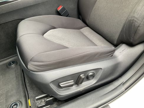 Used 2018 Toyota Camry LE FWD image 28