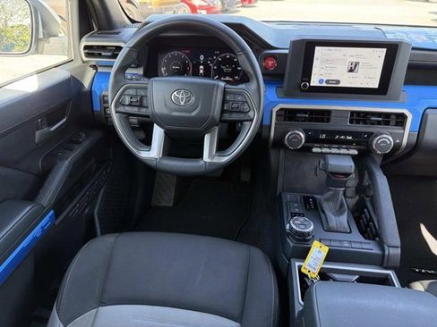 Certified 2025 Toyota Tacoma TRD Off-Road image 21