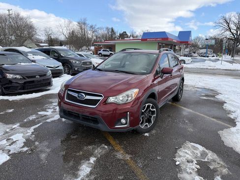 Used 2017 Subaru Crosstrek 2.0i Premium w/ Moonroof Package image 3