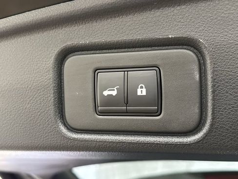 Used 2025 Nissan Pathfinder SL w/ SL Premium Package FWD image 28
