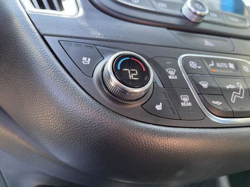 Used 2017 Chevrolet Malibu Premier w/ Driver Confidence Package image 30