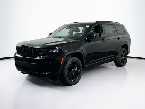 Used 2023 Jeep Grand Cherokee L Laredo AWD/4WD image 1