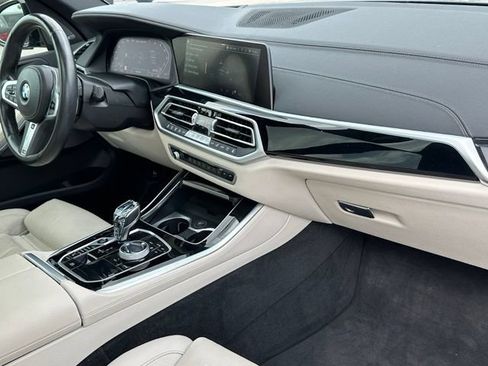 Used 2022 BMW X5 M50i AWD/4WD image 7