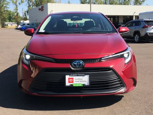 Used 2024 Toyota Corolla LE FWD image 10