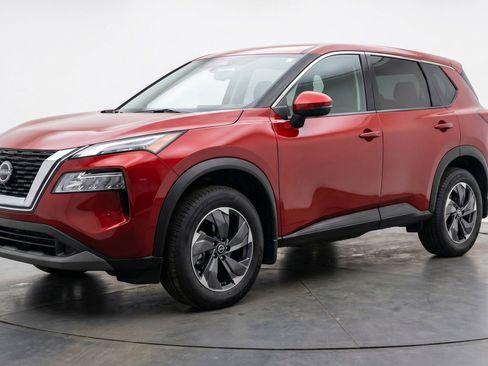 Used 2025 Nissan Rogue SV FWD image 3