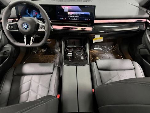 New 2026 BMW 550e xDrive image 14