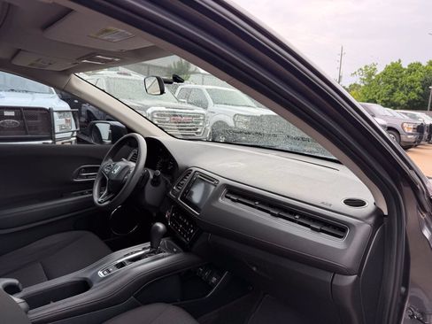 Used 2017 Honda HR-V EX image 9