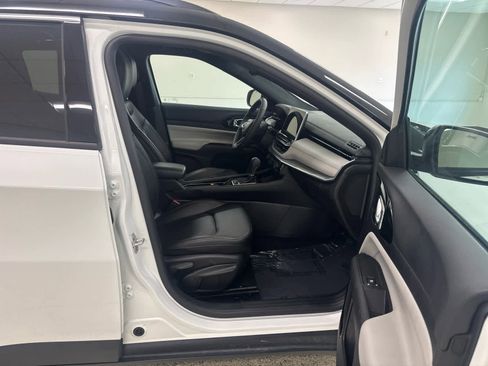 Used 2024 Jeep Compass Limited image 18