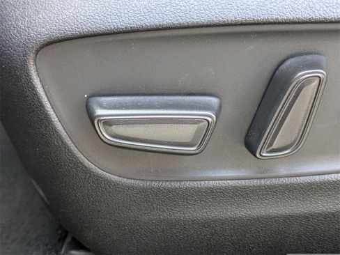 Used 2021 Toyota RAV4 XLE Premium image 26