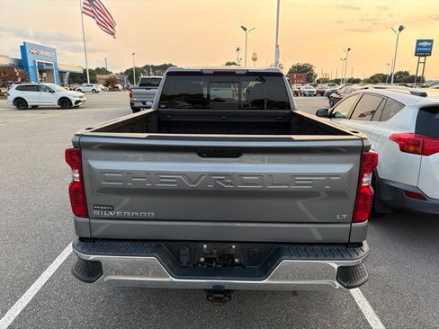Used 2021 Chevrolet Silverado 1500 LT w/ Convenience Package II AWD/4WD image 4