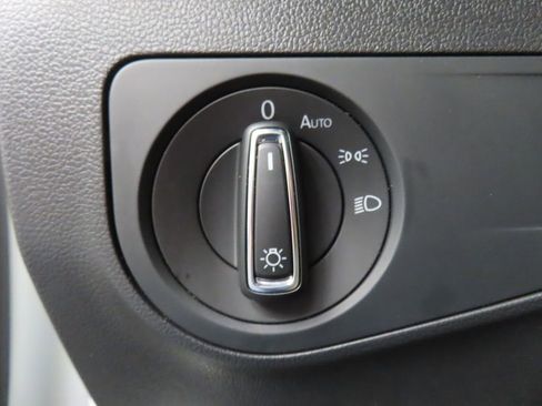 Used 2023 Volkswagen Tiguan SE R-Line image 48