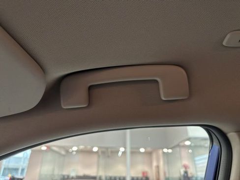 Used 2023 Nissan Rogue SV image 31