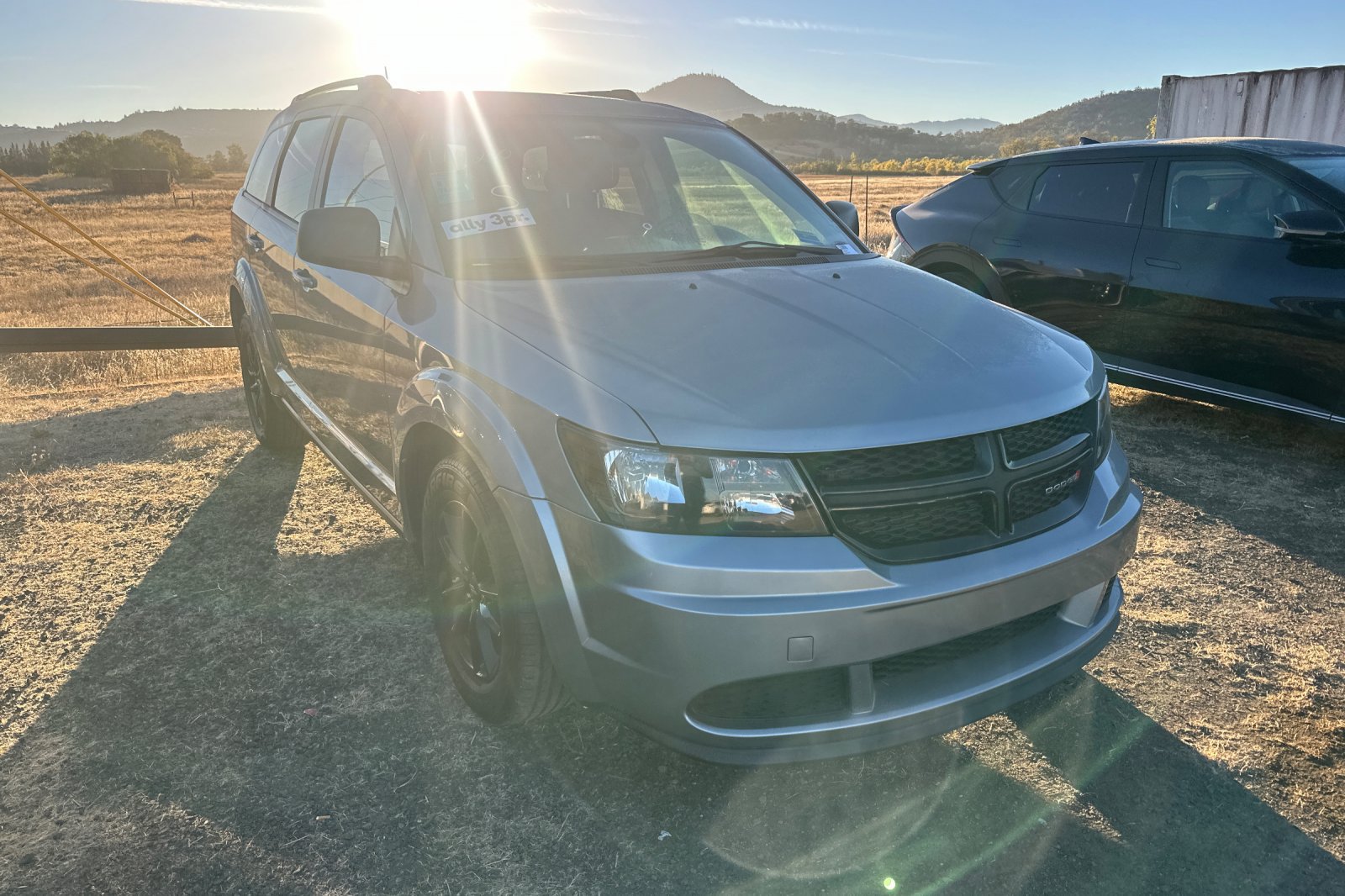 Used 2020 Dodge Journey SE w/ SE Popular Equipment Group FWD image 2