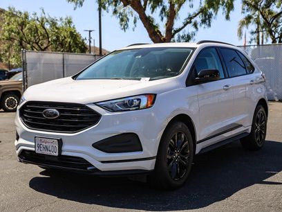 Used 2022 Ford Edge SE w/ Black Appearance Package