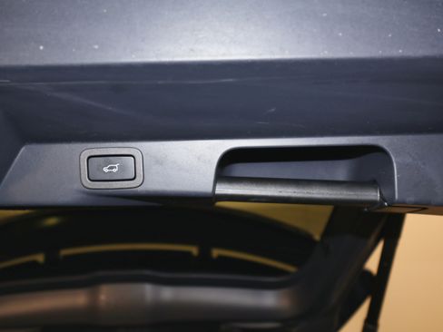 Used 2020 Land Rover Range Rover Sport HST image 12