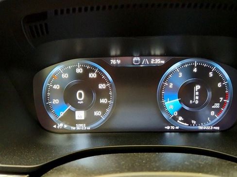 Used 2019 Volvo XC60 T6 R-Design AWD/4WD image 14