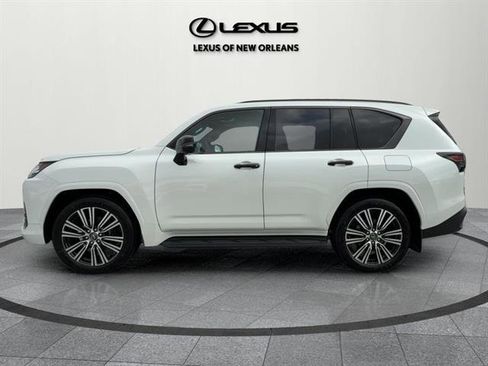 New 2025 Lexus LX 600 4WD w/ Luxury Package image 4