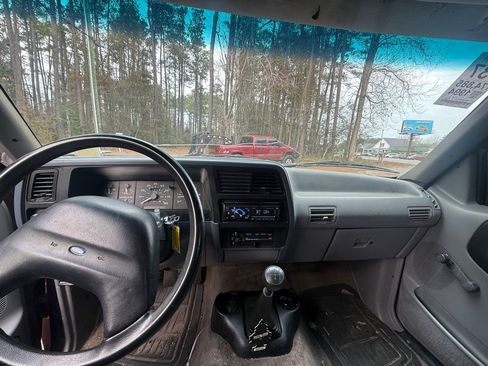 Used 1994 Ford Ranger XL image 7