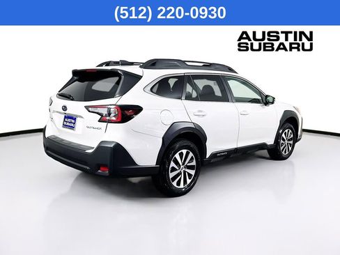 Used 2025 Subaru Outback Premium image 8