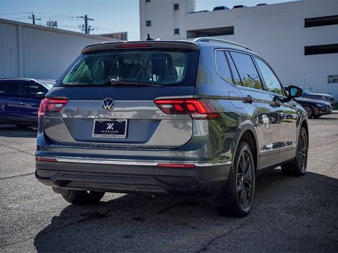 Used 2022 Volkswagen Tiguan SE image 8
