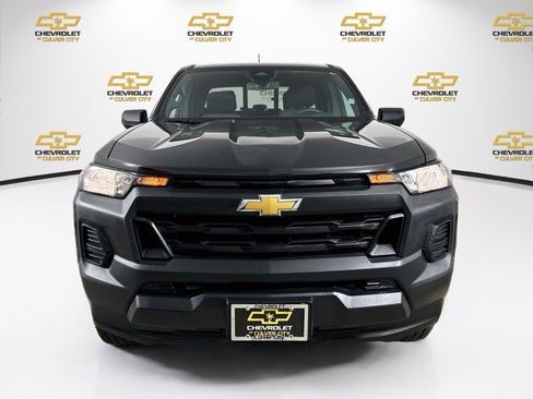 Used 2025 Chevrolet Colorado W/T w/ Advanced Trailering Package RWD image 2