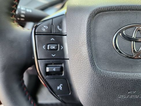 Used 2026 Toyota Prius Plug-In Hybrid FWD image 23