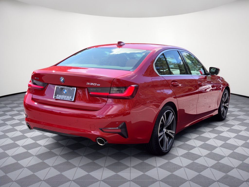 Used 2022 BMW 330e xDrive w/ Premium Package AWD/4WD image 9