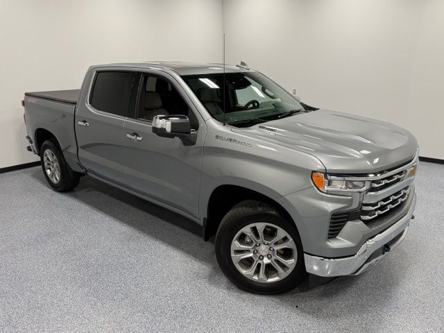 Used 2025 Chevrolet Silverado 1500 LTZ w/ LTZ Premium Package AWD/4WD image 34