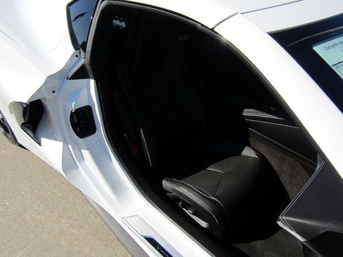 Used 2023 Chevrolet Corvette Stingray Coupe image 12